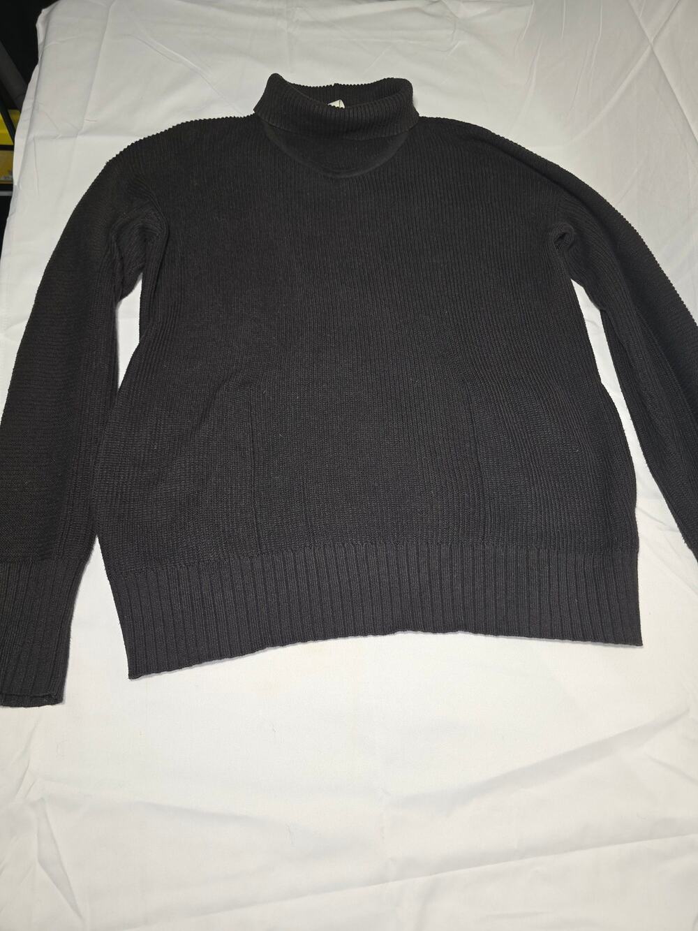 Lululemon Cozy Calling Turtleneck Sweater Black Pockets Wool Size Small EUC B6